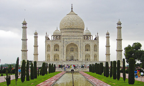 http://www.magforwomen.com/wp-content/uploads/2011/08/10-most-romantic-places-in-the-world-tajmahal.jpg