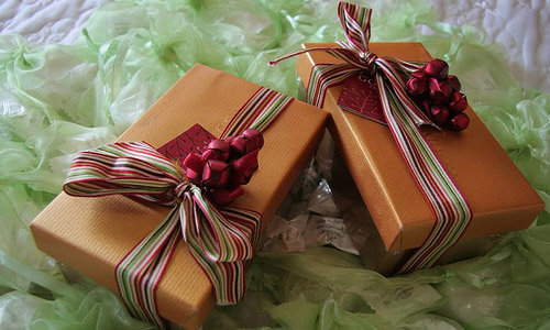  5 Things To Know About Wedding Gift Etiquette