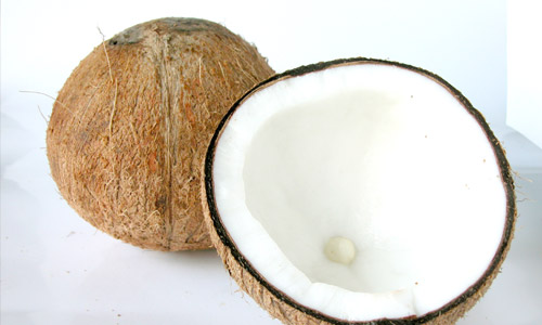 8 Benefits of Coconut Oil on Skin