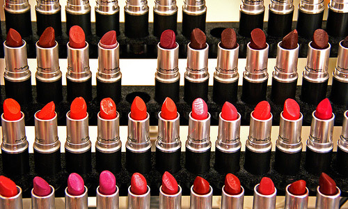 10 Gorgeous Lipstick Shades to Wear This Summer