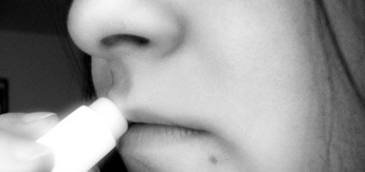 7 Signs You Are Addicted to Your Lip Balm