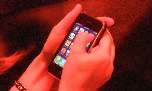 6 Signs You're Addicted to Your iPhone