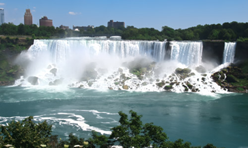 5 Reasons to Visit Niagara Falls