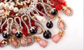tips-to-take-care-of-your-costume-jewelry
