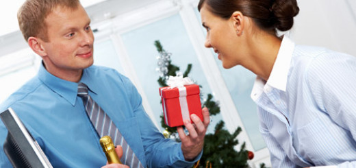 6 Christmas Gift Ideas for Employees