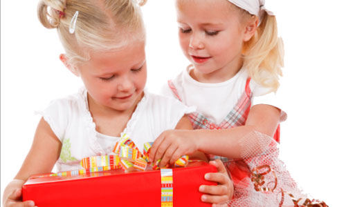 7 Christmas Gift Ideas for Younger Sister