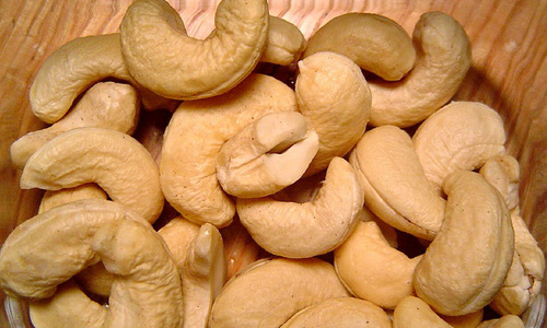 6 Health Benefits of Cashews