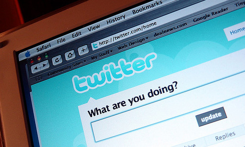 8 Tips on How to Impress People on Twitter