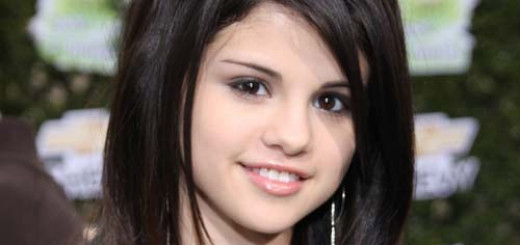 How to look like Selena Gomez