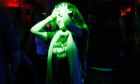 7 Easy Ways To Become The Center Of Attraction At A Party