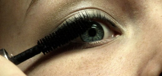 5 ways to stop going wrong while applying mascara