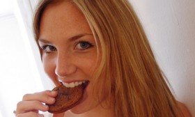 How to Have a Healthy Calorie Intake Even While Eating Your Favorite Foods?