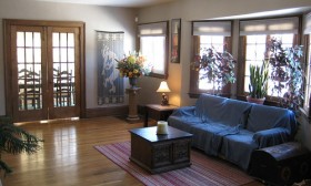 7 Handy Tips on How to Decorate a Room on a Budget