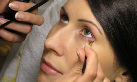 4 Makeup Tips for Pale Skin