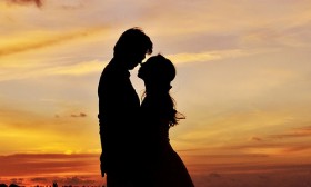 11 Ways to Make Him Fall in Love with You All Over Again