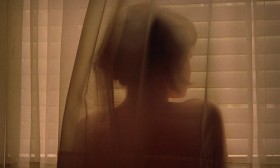 6 Ways to Lose Your Inhibitions in Bed