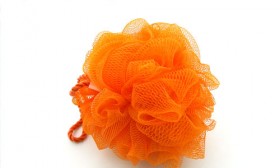 6 Benefits of Scrubbing With a Loofah