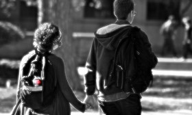7 Tips on How to Steal a Guy From Another Girl