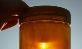 8 Benefits of Manuka Honey