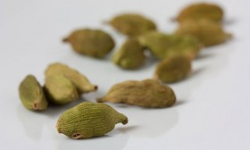 10 Health Benefits of Cardamom