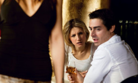 8 Tips to Deal with Your Boyfriend�s Flirty Girl Pal