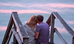 8 Tips to Keep Him Faithful to You