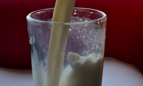 7 Benefits of Drinking Milk