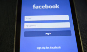 7 Annoying Things Guys Do on Facebook