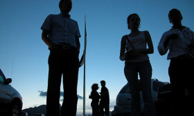 5 Things Couples Should Remember While Hanging Out With Single Friends