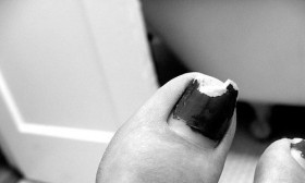 4 Quick Ways to Fix a Broken Nail