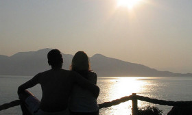 5 Ways to Cope With a Clingy Boyfriend