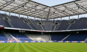 8 Essentials to Carry for a Stadium Game