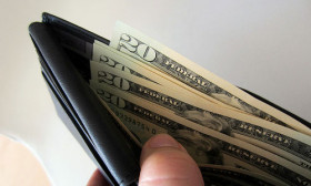 5 Reasons You Shouldn?t Always Expect Your Boyfriend to Pay