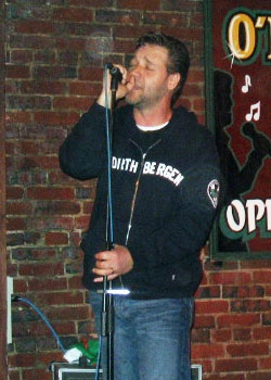 Russell Crowe (born on April 7)