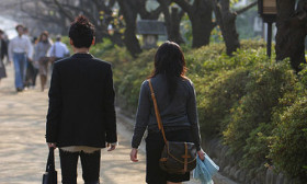 8 Signs He’s Not Ready to Commit