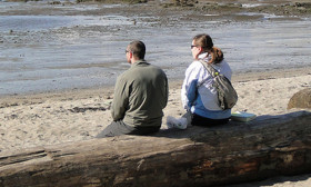 7 Body Language Secrets That Say He�s Interested