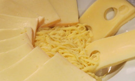 8 Foods to Avoid Eating During Pregnancy