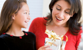 7 Homemade Anniversary Gift Ideas for Parents
