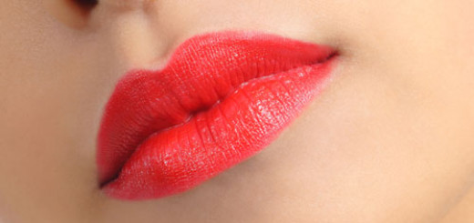 tips-to-Apply-Lipstick-to-Correct-Irregular-Lip-Shape