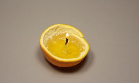 Power Outage? Don�t Worry. Make a Lamp From an Orange in 1 Minute