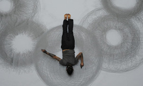 This Guy Makes Drawings With His Entire Body. Amazing Is Not The Word!